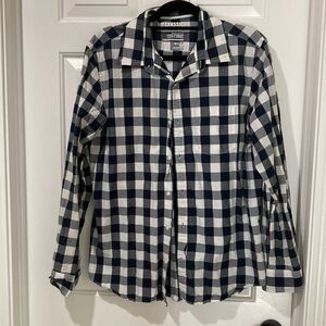 Navy/white checkered shirt